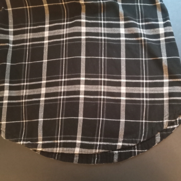 NWOT | MERONA BLACK & WHITE BOTTOM PLAID SHIRT SIZE MEDIUM - Picture 7 of 11
